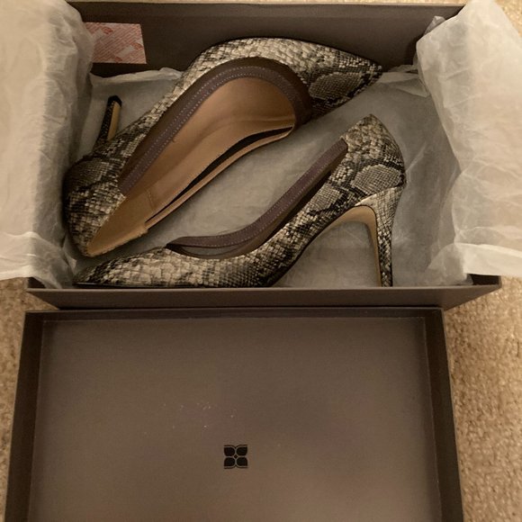BCBGMAXAZRIA Pump Heel Size 7M Python Pattern - Picture 6 of 6